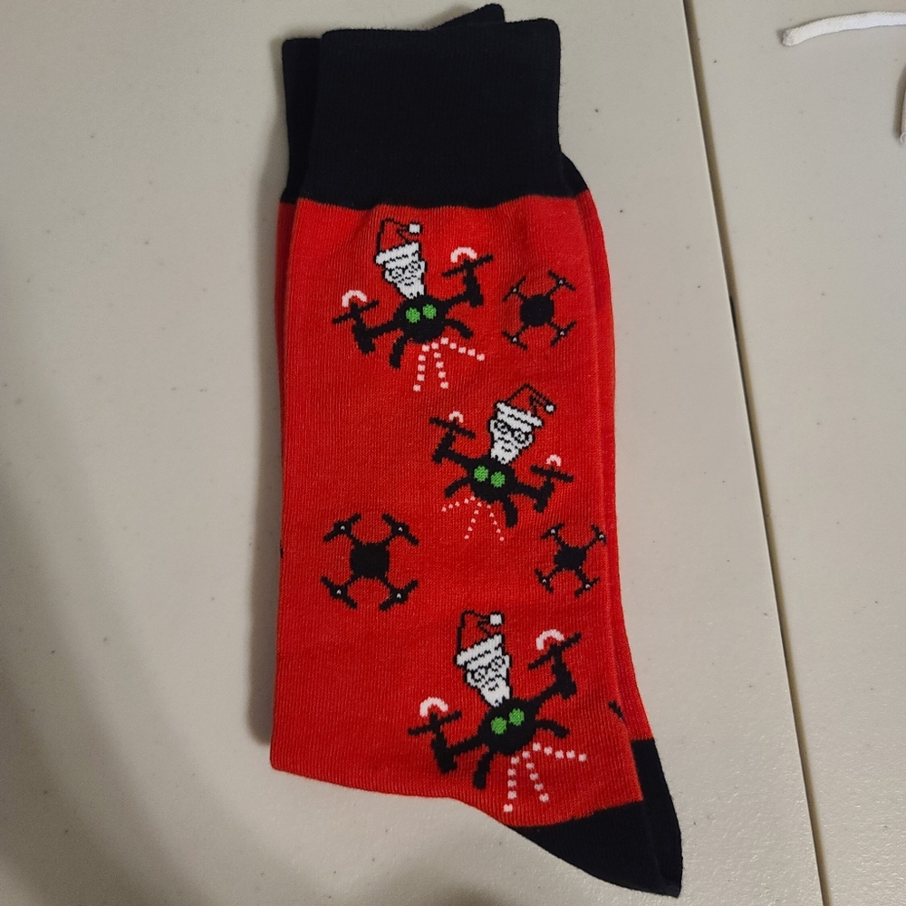 New Yo Sox Men's size 7-12 socks, Santa